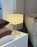 Luminária Akari Sensei – Design Japonês Minimalista, Luz Ajustável 3 Tons, Papel de Arroz e Tripé Metálico