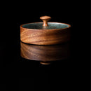 Bandeja Nogueira Miyake – Armazenamento Elegante com Tampa de Vidro