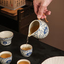 Jarra de Cerâmica Flor de Lótus 280ml – Estilo e Delicadeza