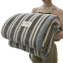 Manta de Lã Flocked Super Macia — Cobertor Leve para Sofá & Cama, Ideal para Viagens