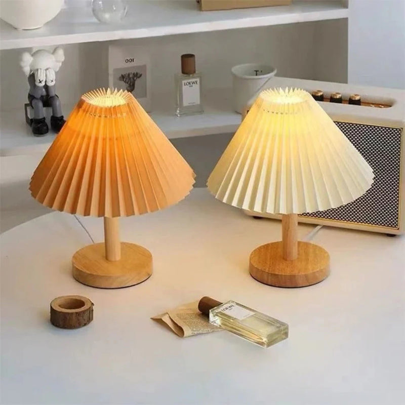 Luminária Plissada Aurora – Design Atemporal em Papel de Arroz