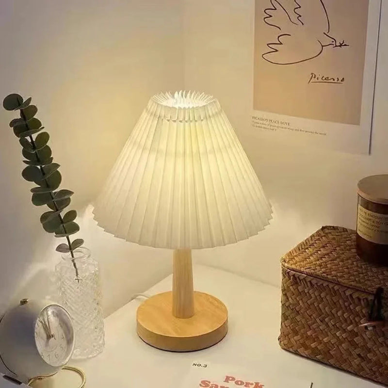 Luminária Plissada Aurora – Design Atemporal em Papel de Arroz
