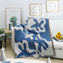 Manta Coral Breeze Azul e Branco – Conforto e Estilo Decorativo