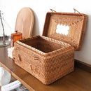 Organizador Rattan Bellezza com Detalhe em Porcelana – Cesta Decorativa Retangular