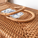 Organizador Rattan Bellezza com Detalhe em Porcelana – Cesta Decorativa Retangular