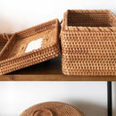 Organizador Rattan Bellezza com Detalhe em Porcelana – Cesta Decorativa Retangular