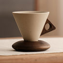 Xícara de Cerâmica Triangular Wabi-Sabi com Base de Madeira 250ml Minimalista